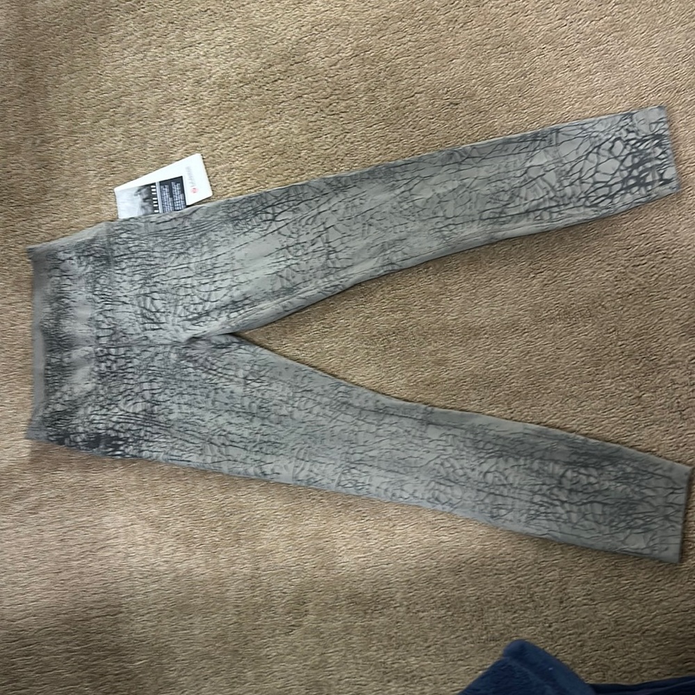 Brand New Never Worn LuLu tights!